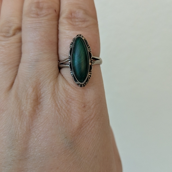 Vintage Sterling Silver Green Stone Ring Marquise Size 8.25 9g Patina - Picture 2 of 6